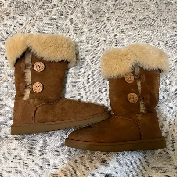 Ugg Bailey Button boots - only worn a few times. - Picture 5 of 7